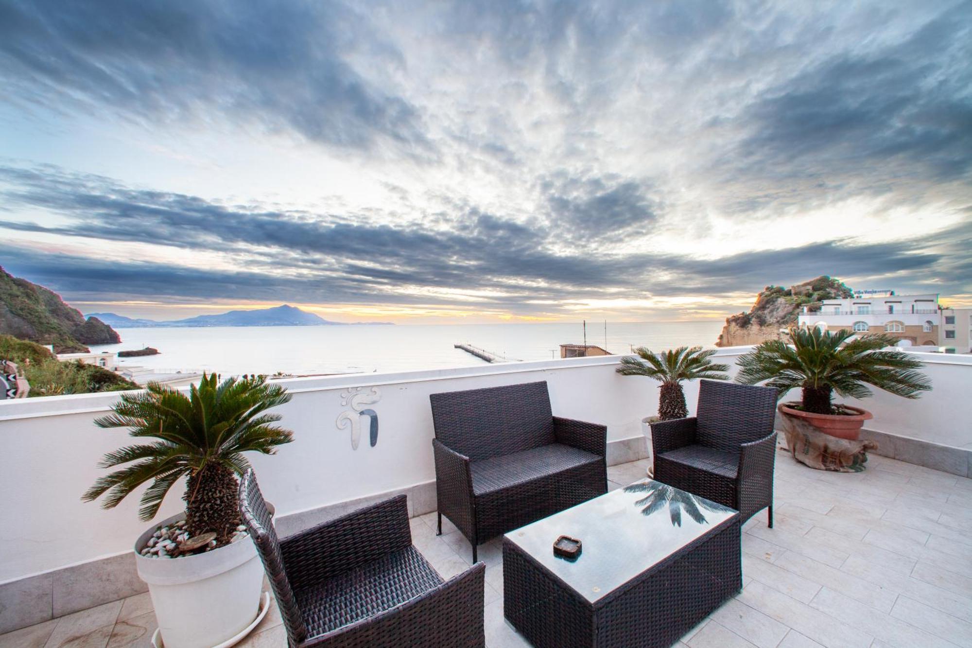 Mh Suites Rooms Apartments Bacoli Esterno foto