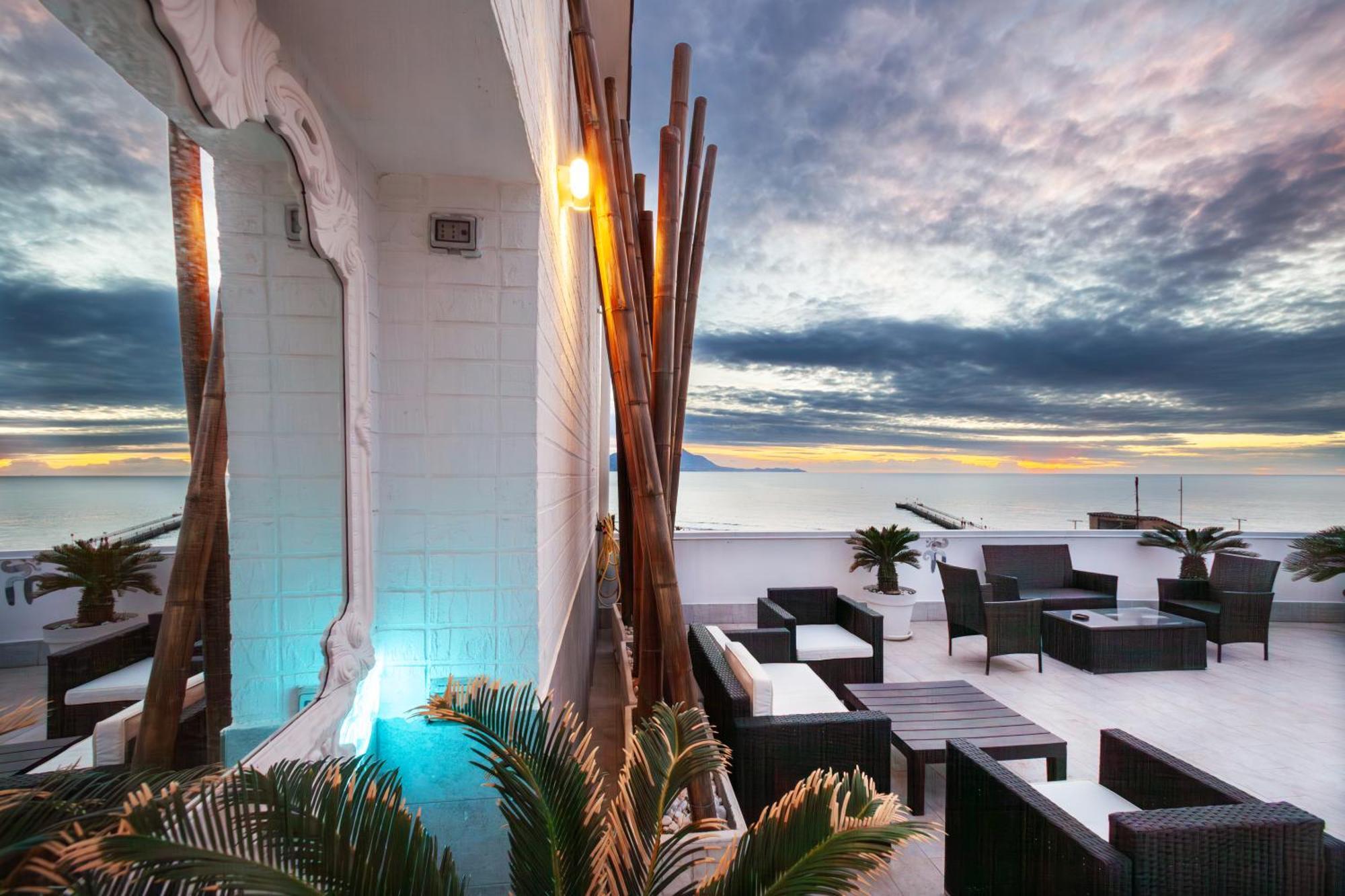 Mh Suites Rooms Apartments Bacoli Esterno foto