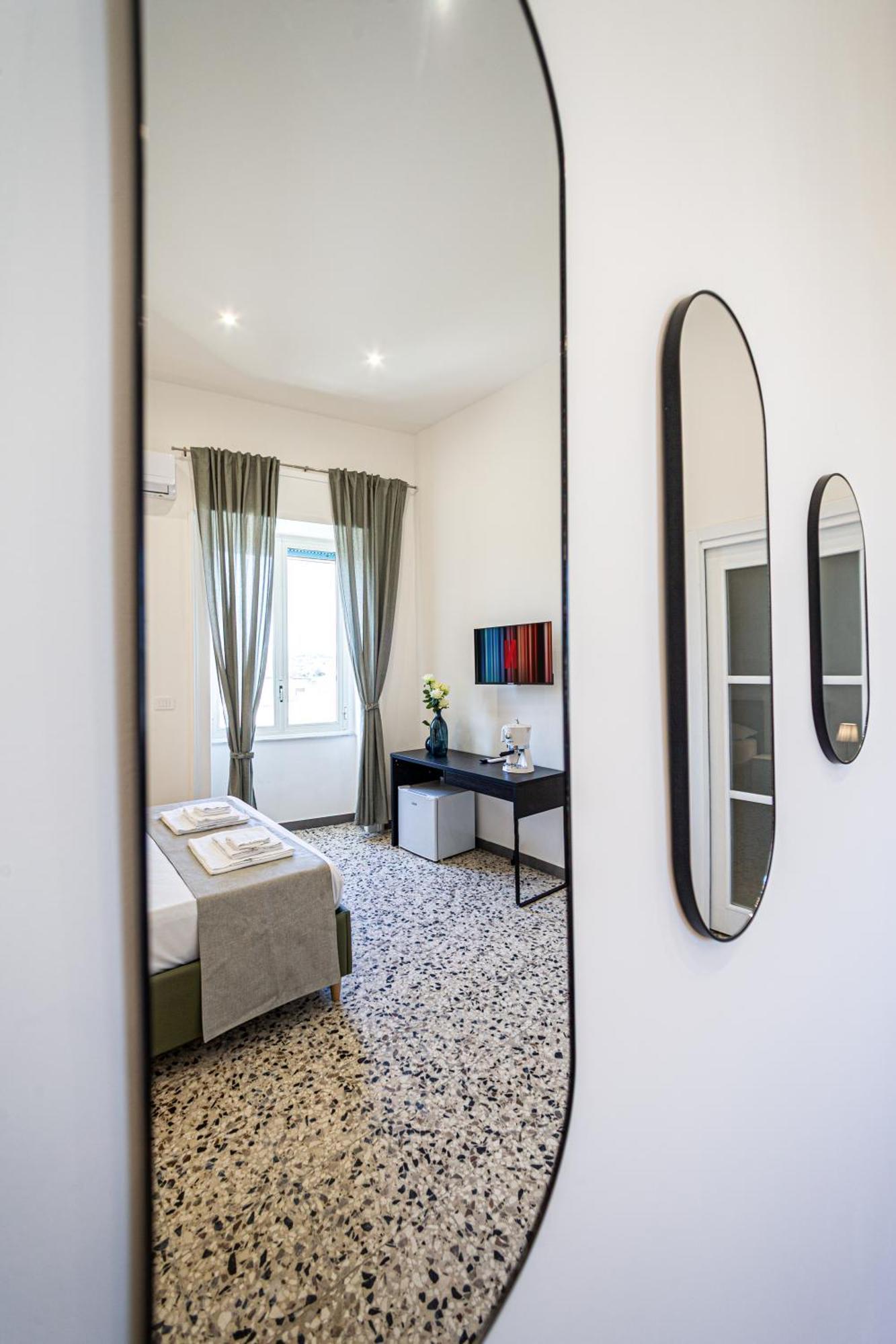 Mh Suites Rooms Apartments Bacoli Esterno foto