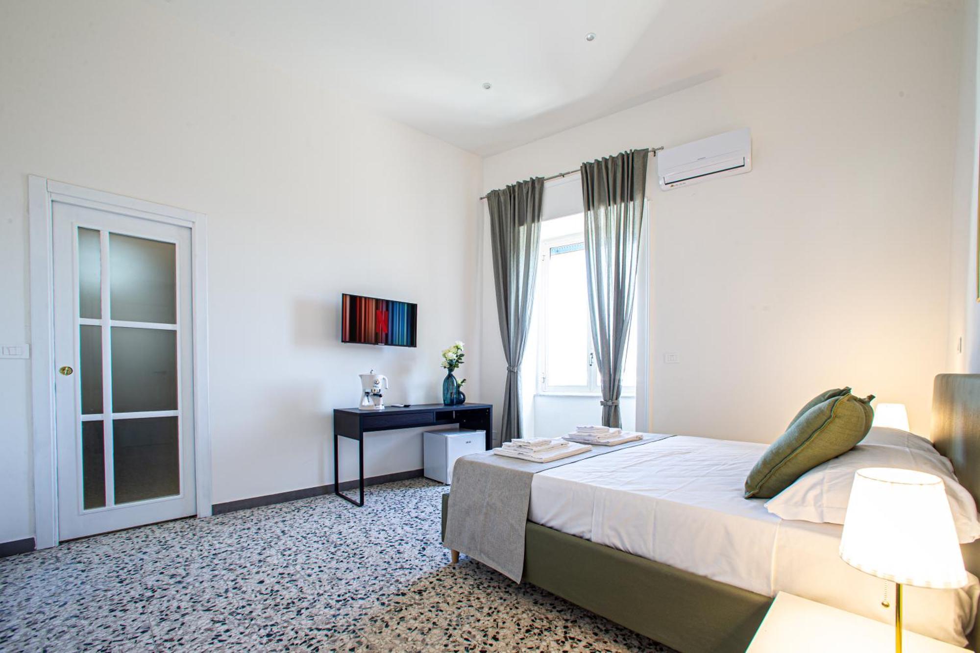 Mh Suites Rooms Apartments Bacoli Esterno foto